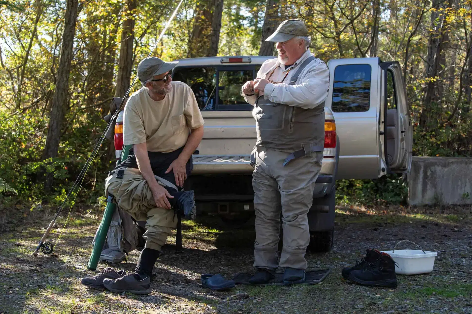 Deux pêcheurs en fin de pêche