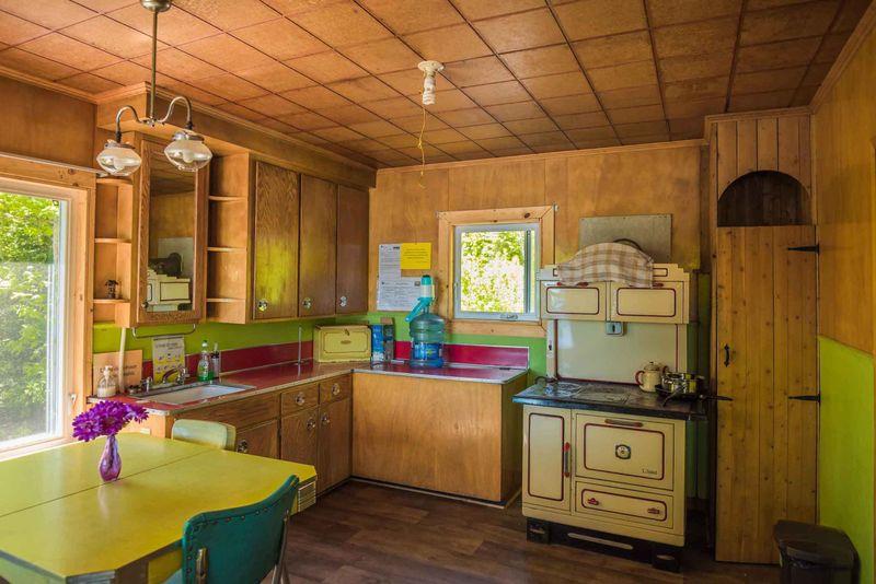 Vue de la cuisine vers le salon